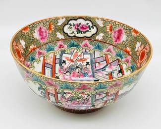 20th Century Hand Painted Famille Rose Chinoiserie Bowl with Gold Trim
