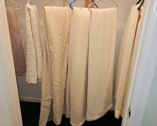 Vtg. Jacobson's Knit Blanket, Peacock Alley X King Blanket, Berkshire King Blanket, Vtg. Wamsutta Twin Blanket, Vtg. Fieldcrest Touch of Class Twin Blanket!