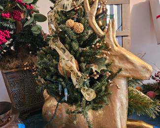 Lit Gold Reindeer W/Arrangement