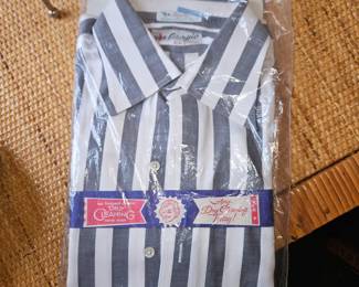 Vtg Beverly Hills of Georgio Made In Italy Striped Button Down Shirt!