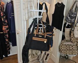 Vtg Due Fratelli Cream Leather Handbag Made In Canada, Vtg Vince Camuto Black Crossbody Bag,
Vtg Coach Black Mini Hobo Bag, Vtg Viva of California Tan Leather Purse, Michael Kors Kempton Black Nylon W/Brown Leather Trim, Michael Kors Kempton Navy Nylon W/Brown Leather Trim, David Dart Blue Tote Style Purse, Vtg Rodo Italy Black Clutch Shoulder Bag, Pregio Black Nylon Crossbody Purse, Giani Bernini Black Nylon Hobo Bag!