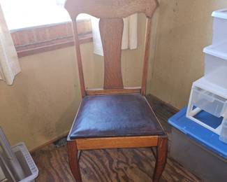 Vintage Oak T-Back Vinyl Seat Chair!