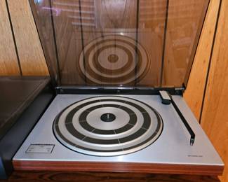 Bang & Olufsen of Denmark BEOGRAM #2402 Turntable!
