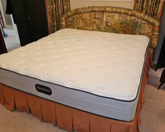 King  Bed w/Beautyrest Mattress & Custom Headboard!