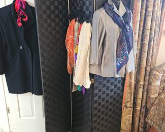 Women's Clothing Sizes S-M Shoes Sizes 7-8!