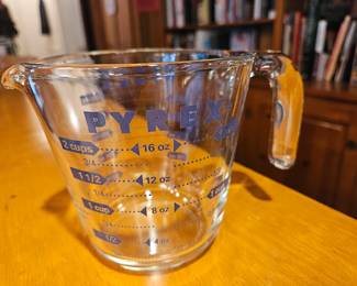 Vintage Pyrex 1 Pint Measuring Cup with Blue Markings