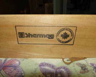 Shermag, made in Canada, solid as can be.  Cause those Canadians, are real fine furniture makers