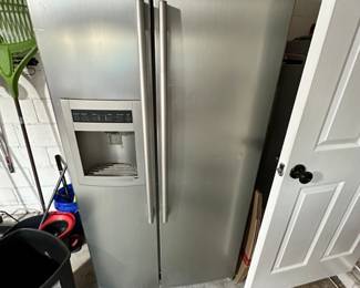 Refrigerator and freezer 