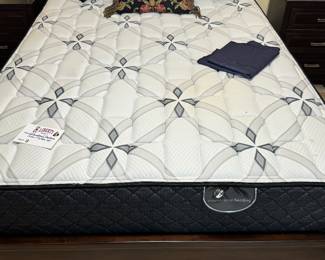 Queen Mattress & Boxspring $300