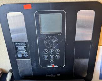 Scale that detects weight and BMI and other stuff most of us don't want to know about but need to know about