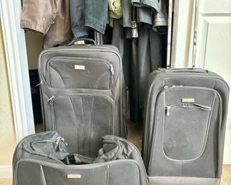 Protege & Mooa Luggage