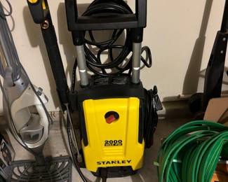 Stanley 2000 PSI Cold Water Pressure Washer