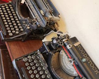Vintage Underwood and Woodstock Typewriters 