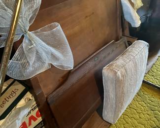 Wooden twin bed vintage 
