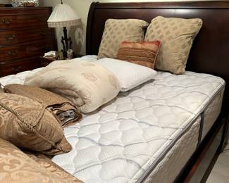 Plush Serta Perfect Sleeper Elite CA king mattress, boxsprings.