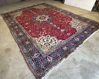 One of several gorgeous rugs.