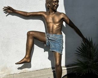 Beautifullife size bronze statue.