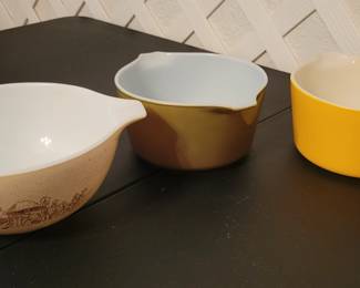 Pyrex bowls