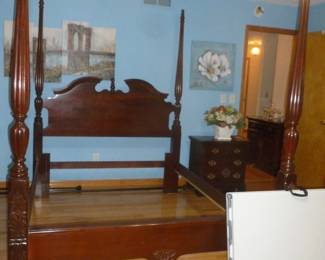 4-poster bed