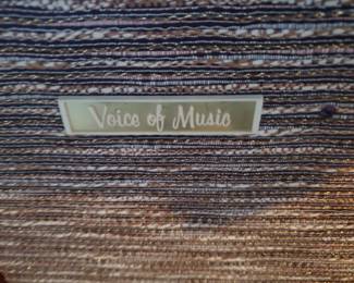 WORKING Vintage TurnTable ( Legs need a little help! )