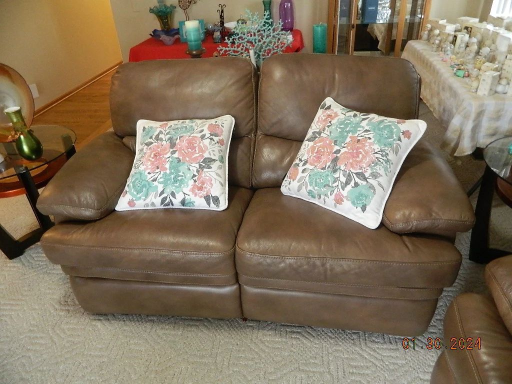 Nobil's New Lenox Estate Sale! starts on 2/9/2024