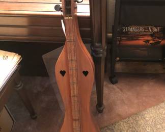 Dulcimer. Made by Gene Victor Redding. Medak. 1973.