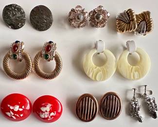 8 Pairs Vintage Clip-on & Screw-on Earrings, Including Erwin Pearl, Bergere & More
Lot #: 103