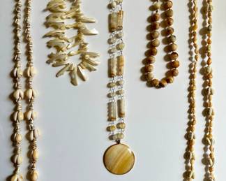 5 Vintage Beaded Necklaces: Shells, Natural Stone & More
Lot #: 49