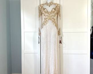 VINTAGE NAEEM KHAN RIAZEE NIGHT FORMAL BEADED GOWN - CREAM & GOLD - SZ 6