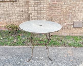VINTAGE ROUND WROUGHT IRON TABLE - PATIO FURNITURE