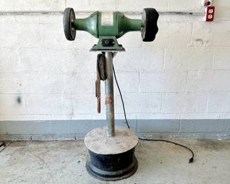 CENTRAL MACHINERY INDUSTRIAL 8" GRINDER/BUFFER