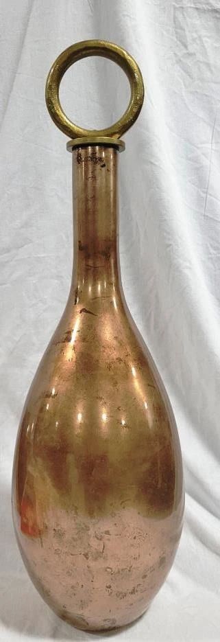 1 - Chelsea House monumental 23.5" bottle
