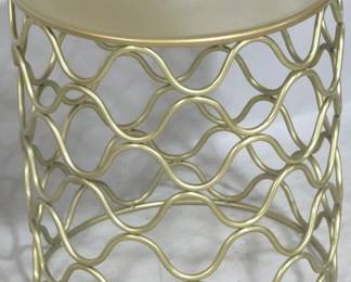 3069 - Butler Specialty Table 20x18"
