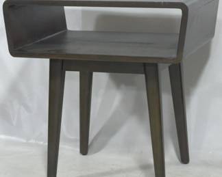 3072 - Butler Specialty Accent Table 20x24x18
