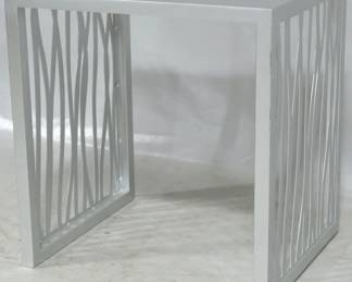 920 - Chelsea House silver metal stand 25 x 24 x 20
