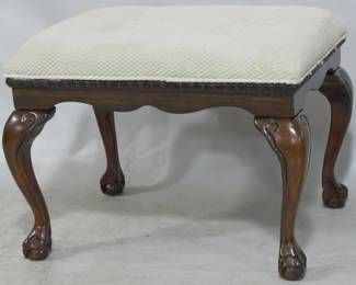 3055 - Butler Specialty Vanity Stool 20x26x20
