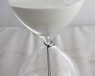 1476 - Hour Glass - 5 x 5 x 11.75
