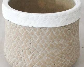 1122 - Planter by Three Hands 6" x 6" x 5"
