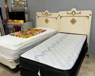 Twin Beds Orlando Auction