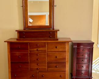 Stanley dresser with mirror.