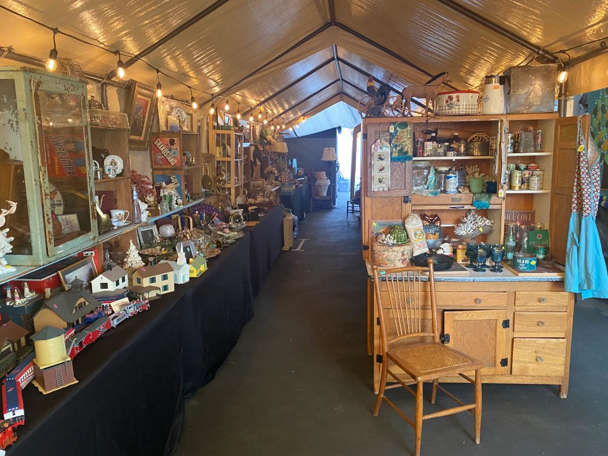 HUGE BURBANK COLLECTORS SALE 7 ESTATES... starts on 2/3/2024