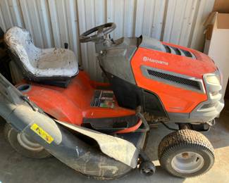 Husqvarna garden tractor mower with catcher