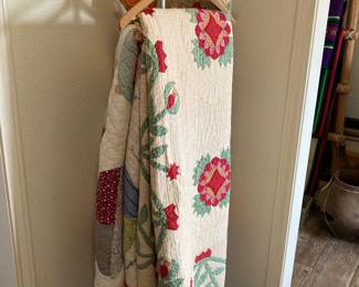 beautiful vintage quilts