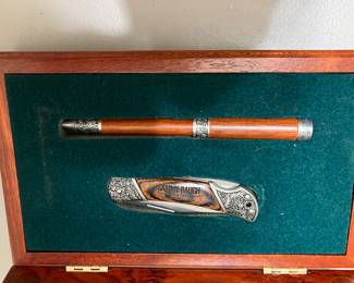 Sammy Baugh knife and pen