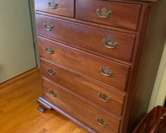Chest of drawers 