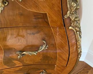 Bombay Chest Details