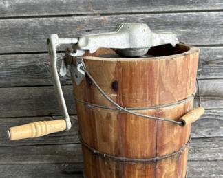 Vintage White Mountain Ice Cream Freezer
