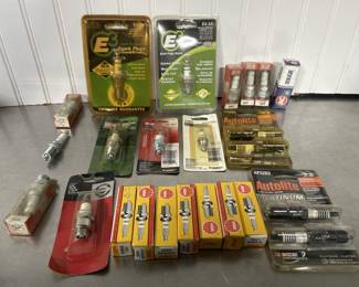 Lot of Spark Plugs, large variety