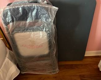 Card table with 2 chairs