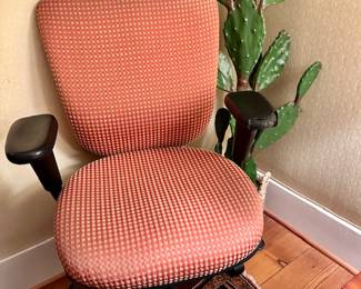 Office Chair nice condition. (upstairs)